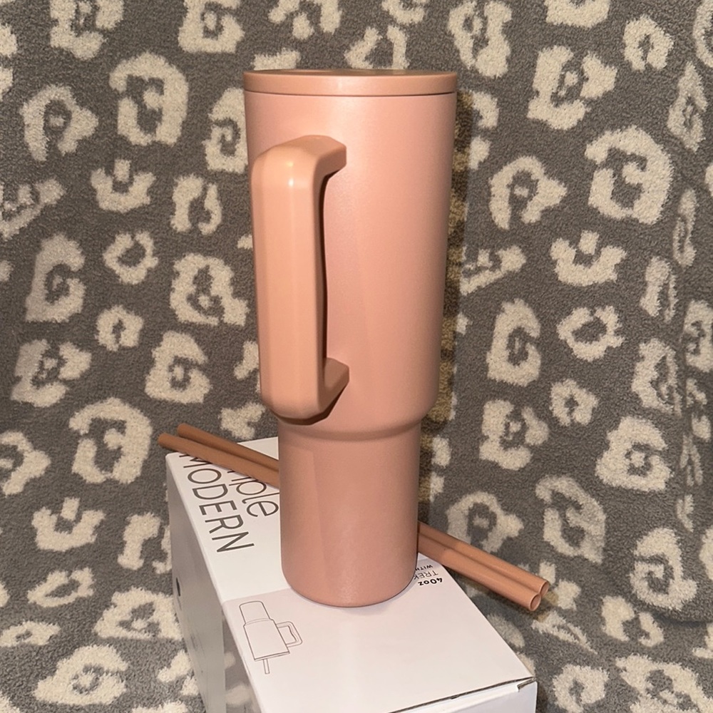 New Simple Modern 40oz TREK Tumbler in Redwood 😍 - Picture 4 of 17